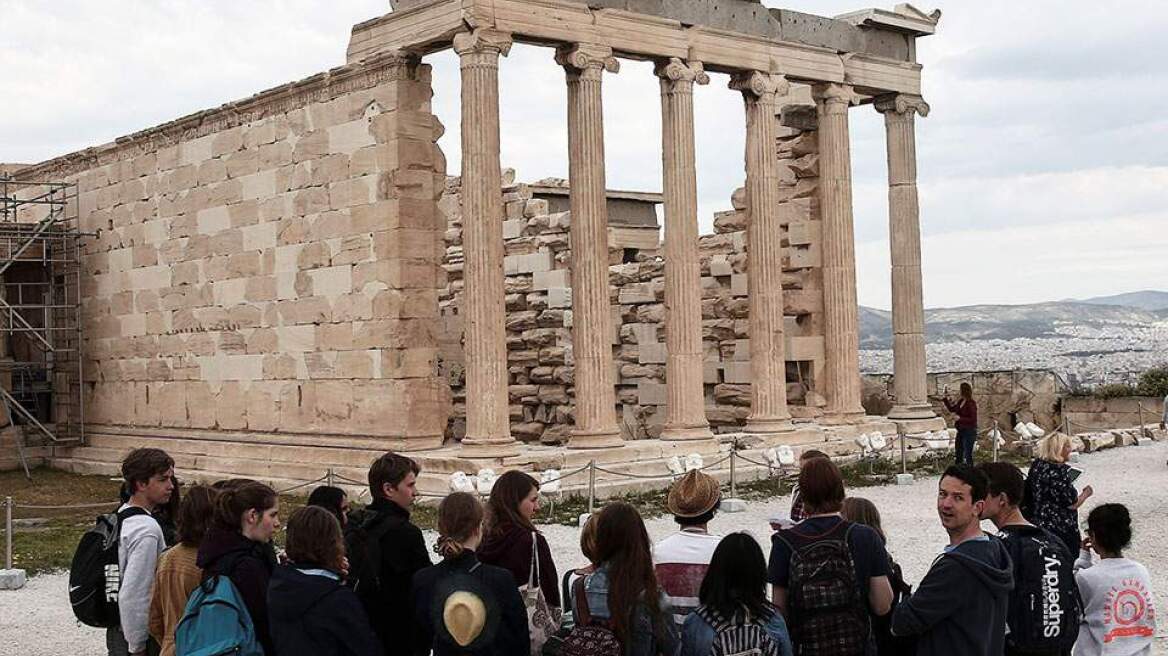 e-ΕΦΚΑ: Εντάσσονται και οι ξεναγοί - Η απόφαση Βρούτση