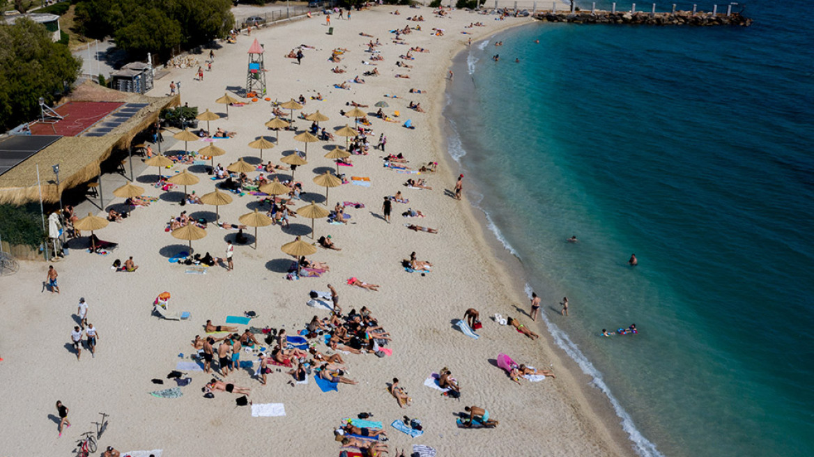 Άρση μέτρων: «Οι Έλληνες μπορούν να επιστρέψουν στις παραλίες» γράφει το Der Spiegel