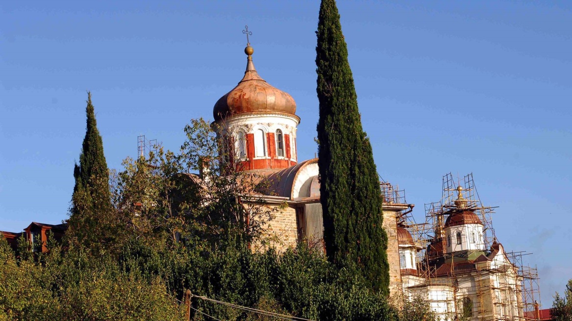 Βοήθεια από τις Ένοπλες Δυνάμεις για την αποκατάσταση των ζημιών στο Άγιον Όρος