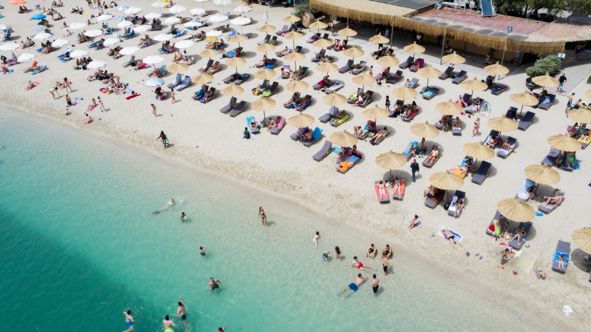  Έπαινοι από τα γαλλικά ΜΜΕ για την επιστροφή της Ελλάδας στη «νέα κανονικότητα»