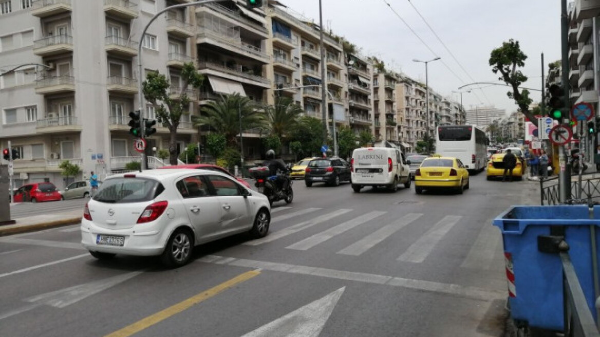 Κίνηση τώρα: Πού έχει κίνηση και μποτιλιάρισμα αυτή την ώρα στους δρόμους