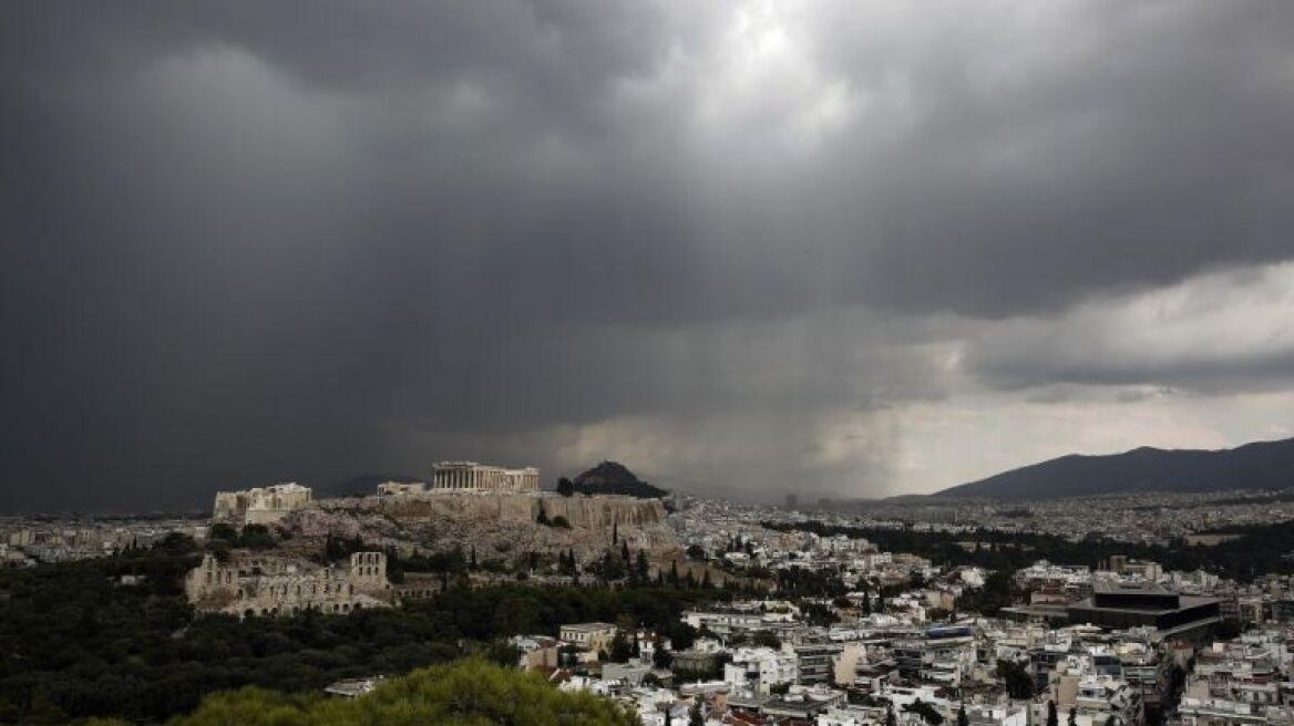 Καιρός: Άνοιξαν οι ουρανοί τη Δευτέρα το βράδυ στην Αττική - Κακοκαιρίας συνέχεια την Τρίτη