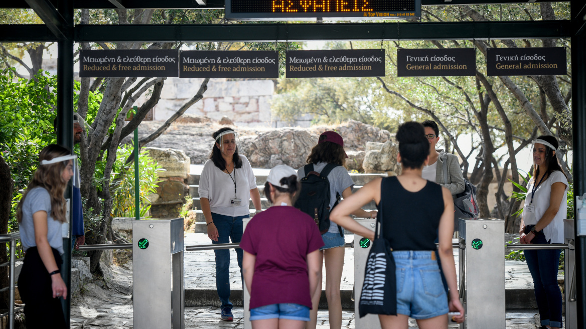 Ελλάδα, Ισπανία, Πορτογαλία πιέζουν να μην μπαίνουν καραντίνα τουρίστες όταν επιστρέφουν στη Βρετανία