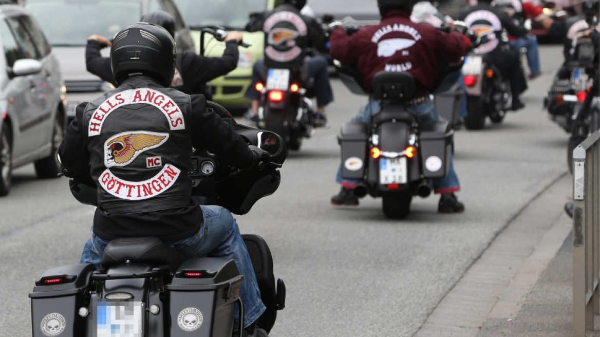 Γερμανία: Οι «Hells Angels» κτύπησαν ξανά - Έριξαν βαν σε πλήθος και επιτέθηκαν με μαχαίρι