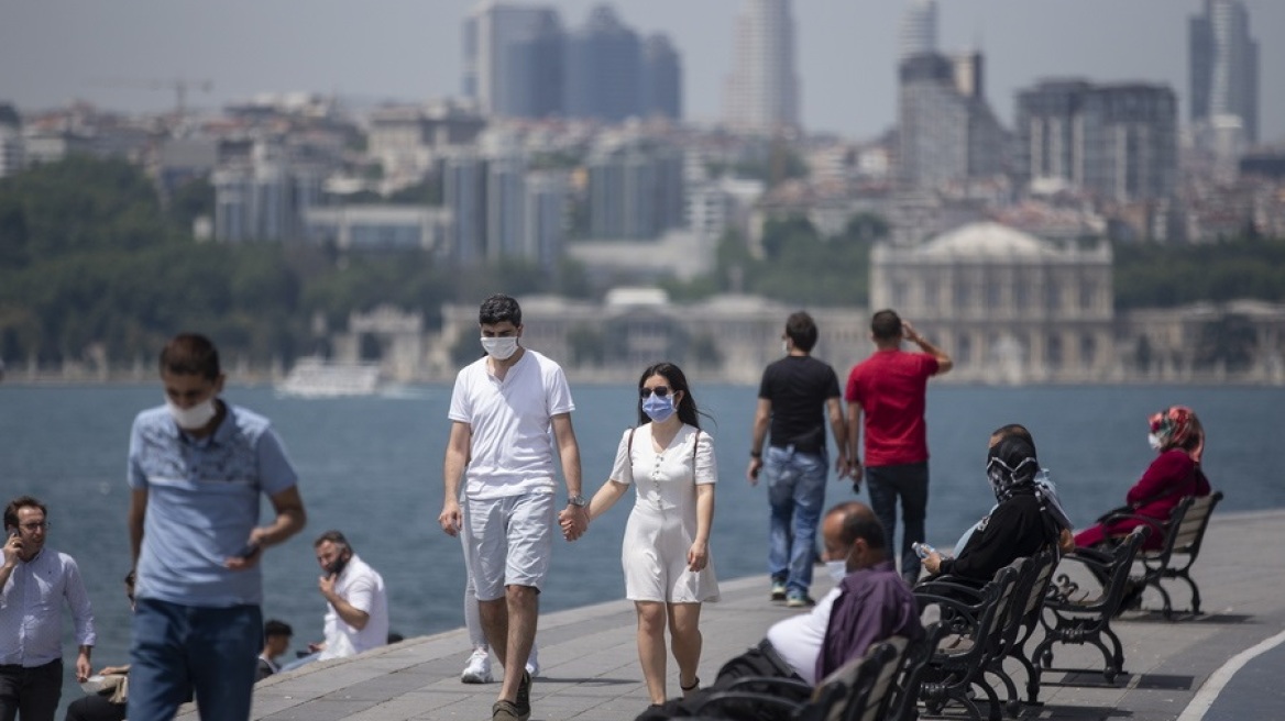 Τουρκία: Σχεδόν 1.200 κρούσματα σε ένα 24ωρο 