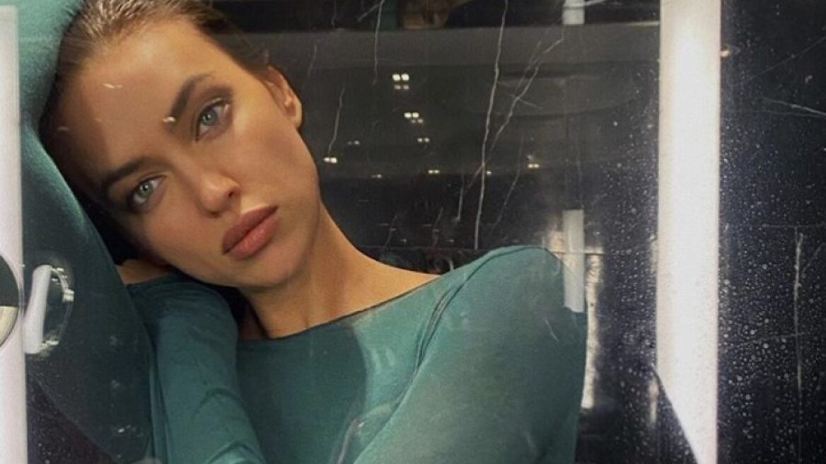 Η Irina Shayk προτείνει την πιο κομψή επιλογή μαύρων εσωρούχων