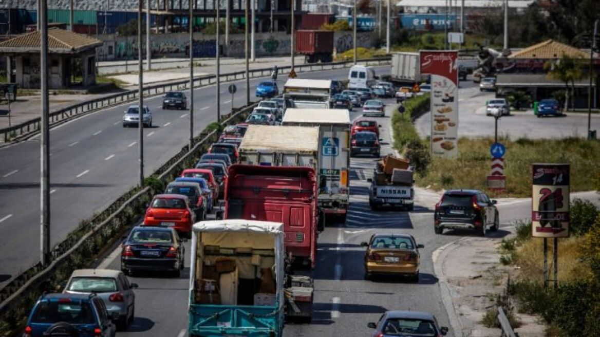 Κίνηση τώρα: Μποτιλιάρισμα στην Αθηνών - Κορίνθου από τροχαίο