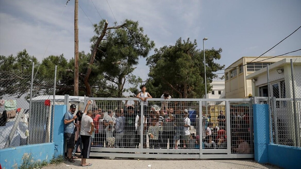 Δικαίωμα εισόδου σε ΚΥΤ και δομές φιλοξενίας διατηρούν 18 από τις 40 ΜΚΟ 