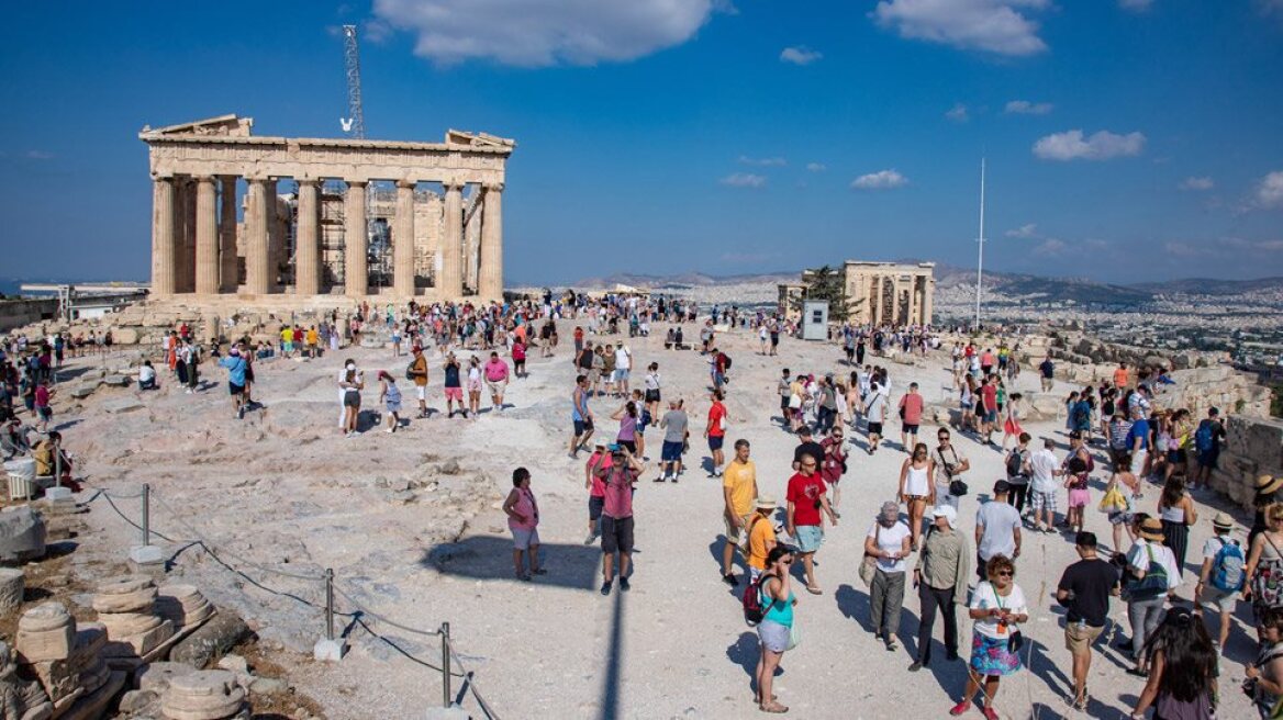 ΤτΕ: Μειωμένα κατά 51,4% τα έσοδα από τον τουρισμό το πρώτο τετράμηνο του 2020