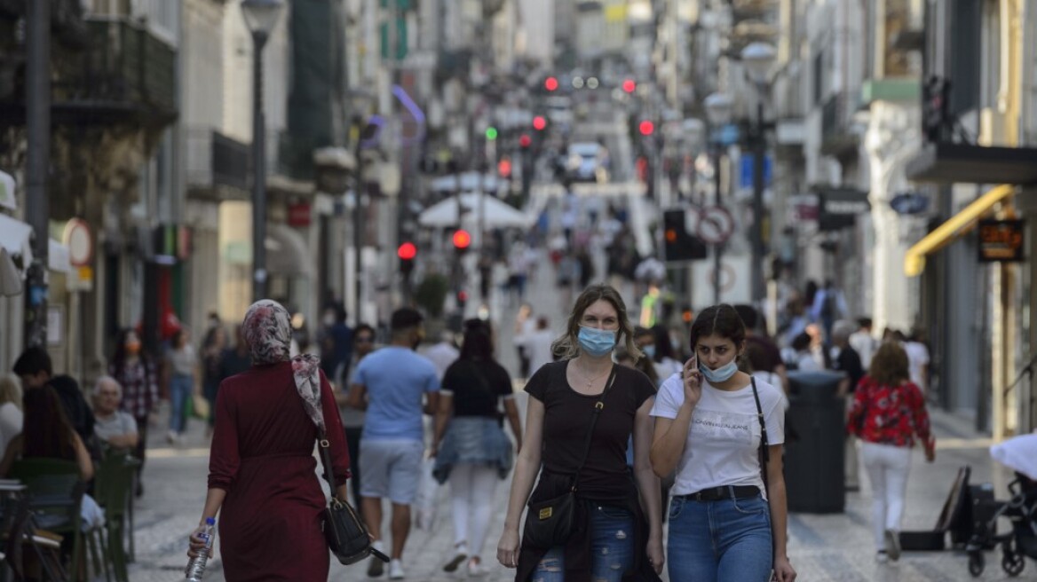 Kορωνοϊός - Πορτογαλία: Νέοι περιορισμοί στη νυχτερινή ζωή μετά τα παράνομα πάρτι