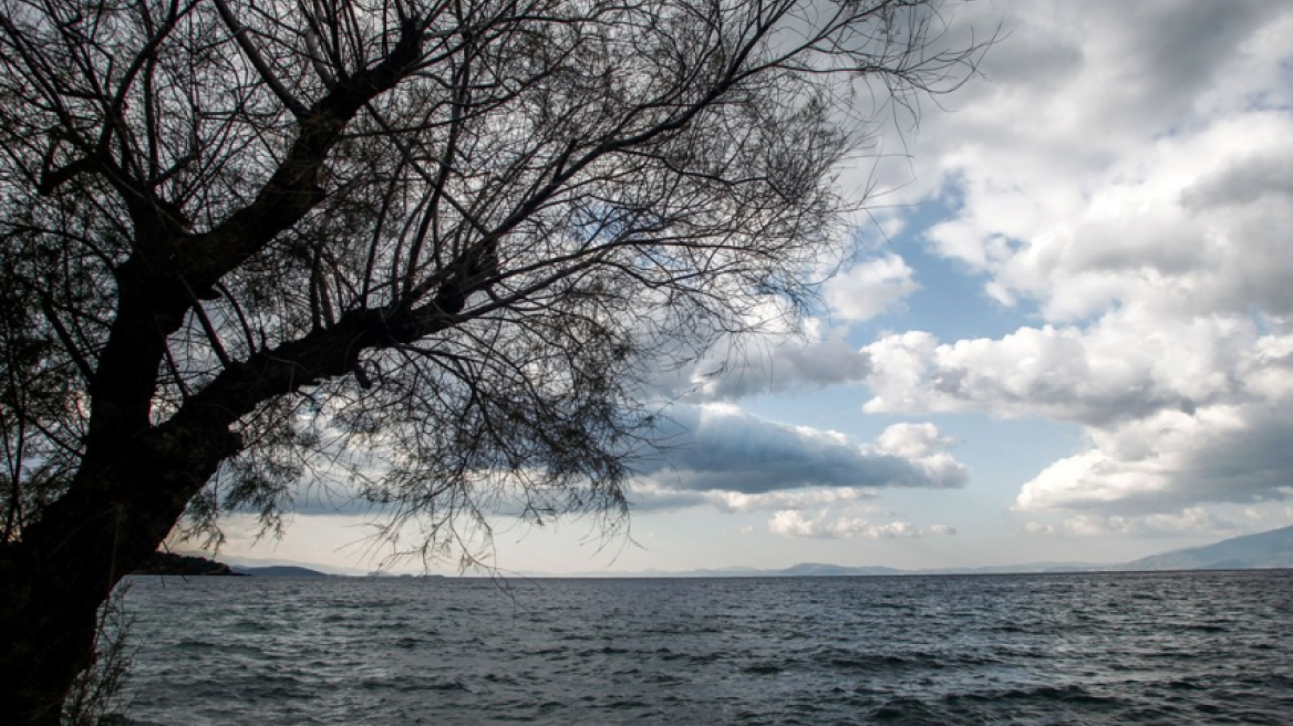 Ο καιρός επιμένει άστατος - Για ποιες περιοχές προβλέπονται καταιγίδες