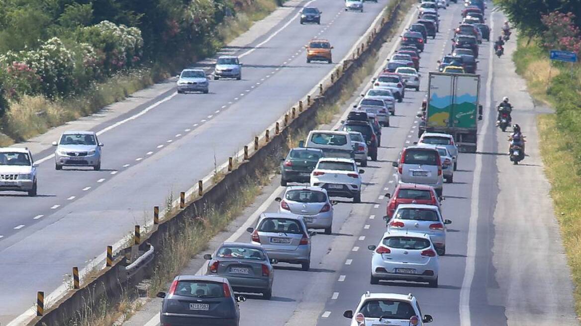 Θεσσαλονίκη: Μποτιλιάρισμα στους δρόμους προς τις παραλίες