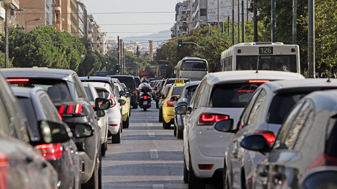 Τέλη κυκλοφορία: Με τον μήνα και… 1-2  μήνες δώρο από την Εφορία!