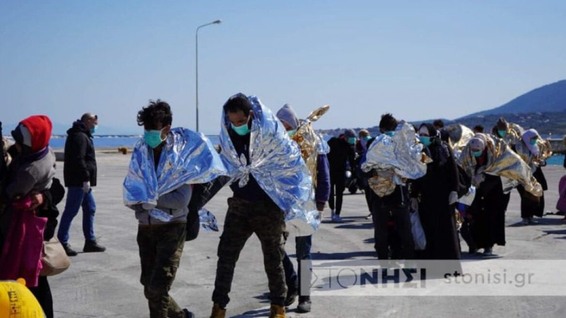 Μεταναστευτικό - Λέσβος: Έφτασε σήμερα η πρώτη βάρκα με μετανάστες για τον Ιούλιο