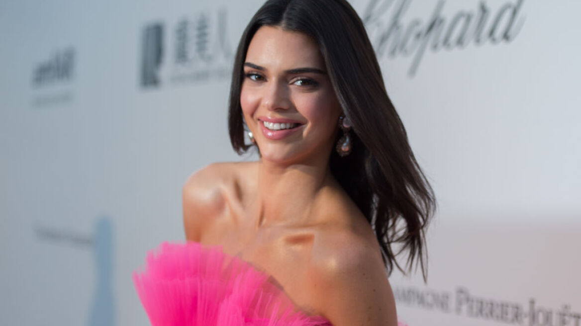 H Kendall Jenner εμφανίστηκε ως σέξι κορίτσι της διπλανής πόρτας στους δρόμους του Λος Άντζελες