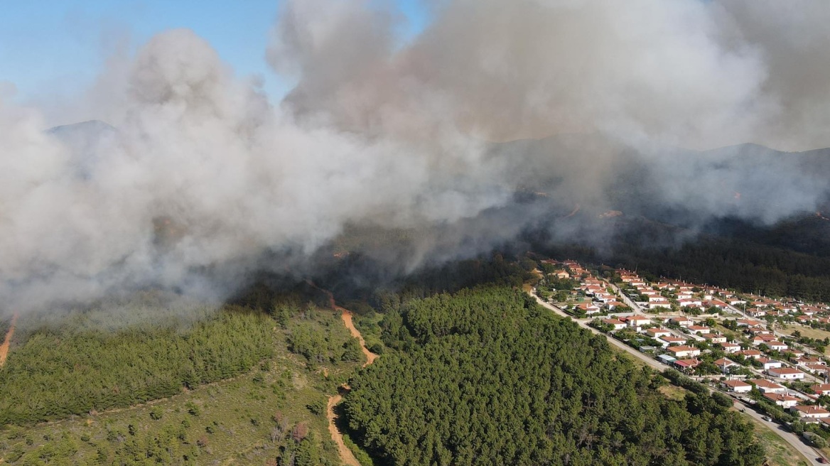 Κύπρος: Μεγάλη φωτιά στο Πραστειό Αυδήμου - Εκκενώνεται το χωριό