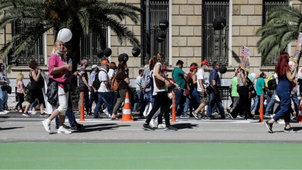 Νομοσχέδιο για διαδηλώσεις: Ψηφίζεται στη Βουλή εν μέσω δύο συγκεντρώσεων στο κέντρο της Αθήνας