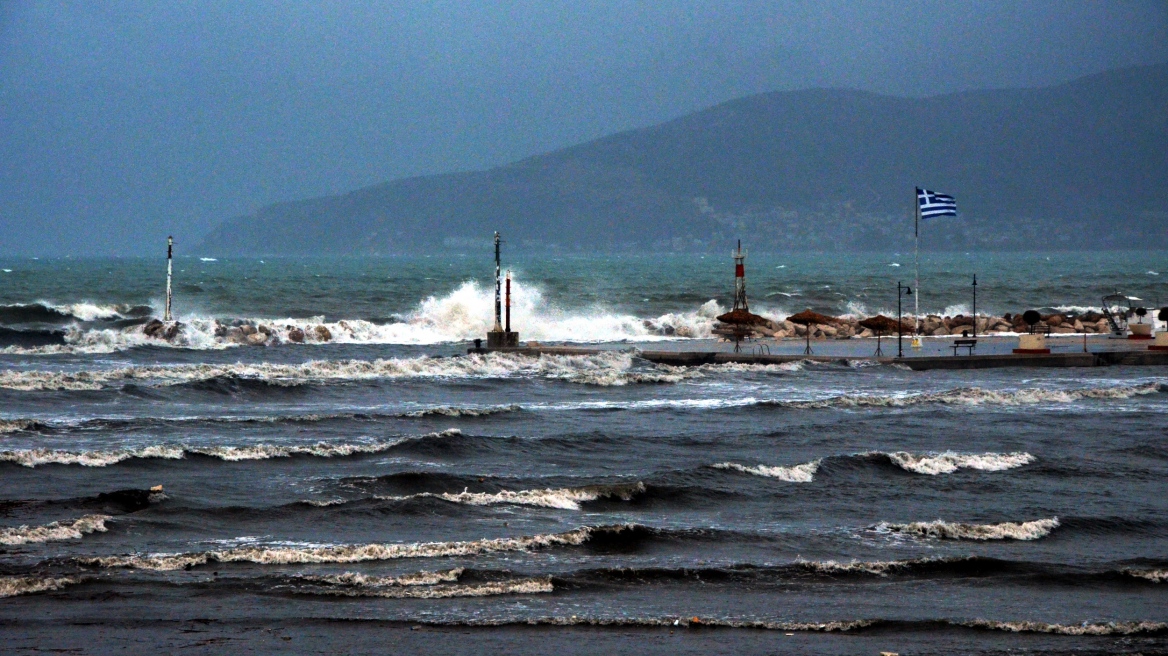 Καιρός: Άνοδος της θερμοκρασίας και 8 μποφόρ στο Αιγαίο