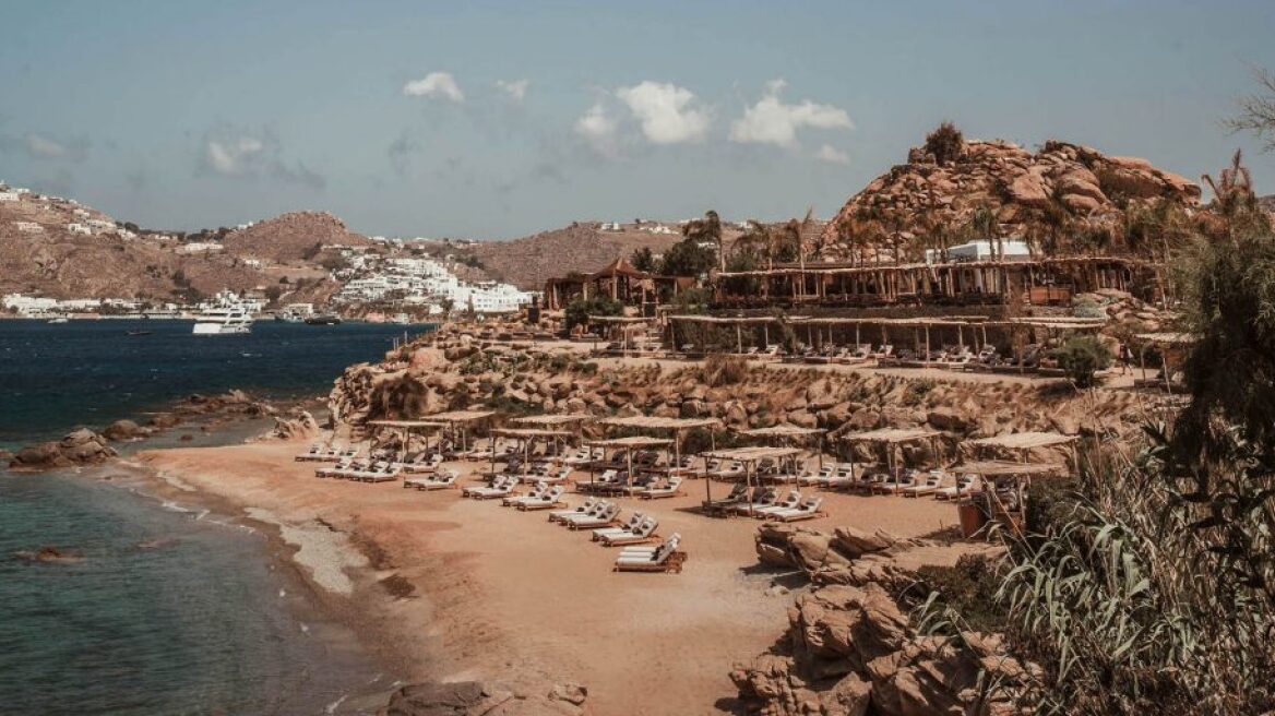 Condé Nast Traveller: Το «Scorpios» στη Μύκονο πρώτο στη λίστα των κορυφαίων beach bars του πλανήτη