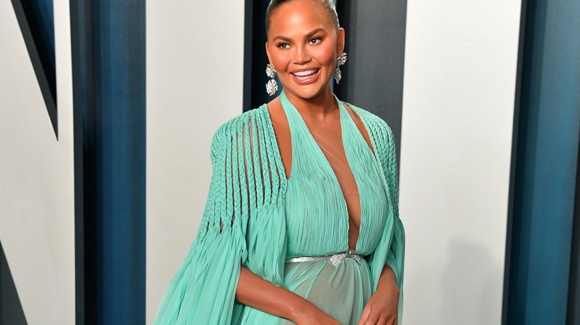 H Chrissy Teigen δημοσίευσε την πιο τρυφερή φωτογραφία των παιδιών της, Luna και Miles