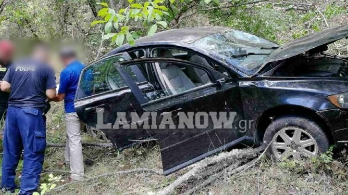 Φθιώτιδα: Αυτοκίνητο έπεσε σε γκρεμό 15 μέτρων – Τρεις τραυματίες (Φωτογραφίες)