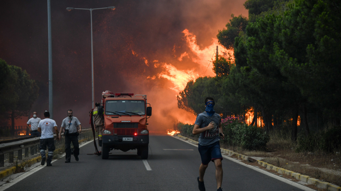 Δήμαρχος Ραφήνας (ΘΕΜΑ 104,6): Οι πυροσβέστες στο Μάτι δεν άνοιξαν μάνικες