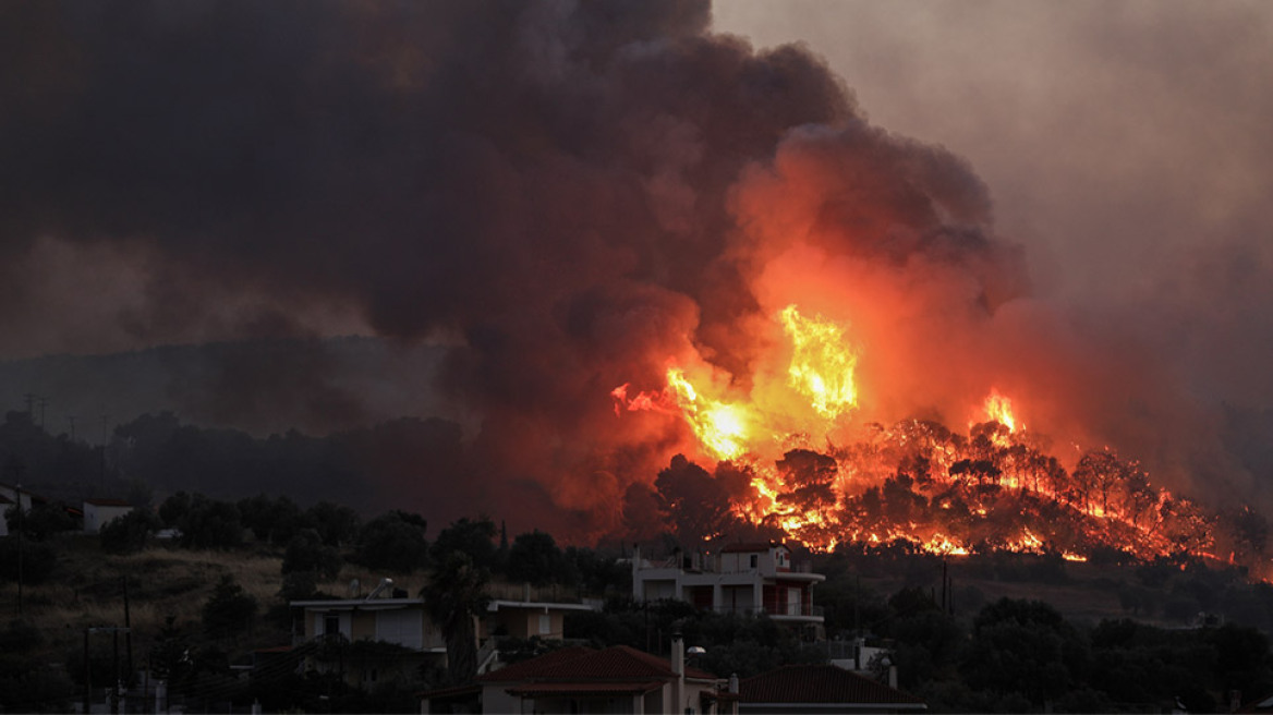 Συναγερμός στην Πυροσβεστική: Ολονύχτια μάχη με τις φλόγες στην Κορινθία - 57 πυρκαγιές μέσα σε 24 ώρες