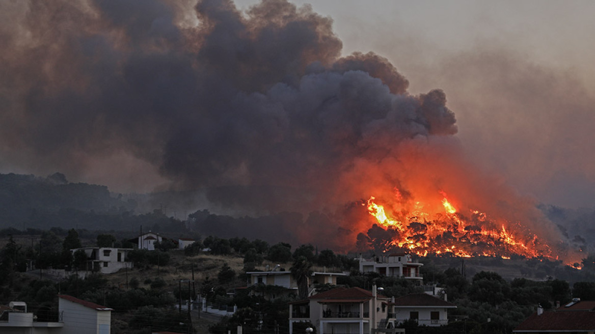 Φωτιά σε τρία μέτωπα - Θρίλερ με νεκρό άνδρα στη Φιγαλεία Ζαχάρως