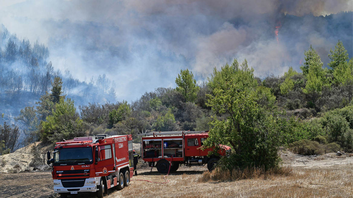 Ηλεία: Μαίνεται η φωτιά στην περιοχή Γραμματικό -  Δεν απειλούνται κατοικημένες περιοχές