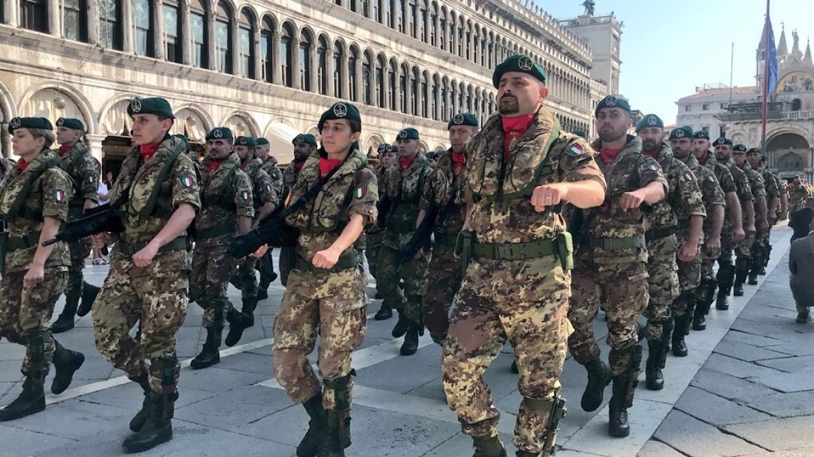 Ιταλία: Στρατιώτες αναλαμβάνουν τη φύλαξη των κέντρων παραμονής μεταναστών