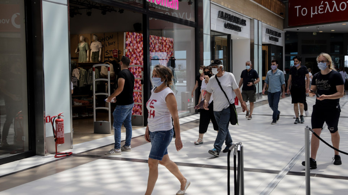 Κορωνοϊός: Προ των πυλών η υποχρεωτική χρήση μάσκας - Ανησυχία για τη διασπορά κρουσμάτων 