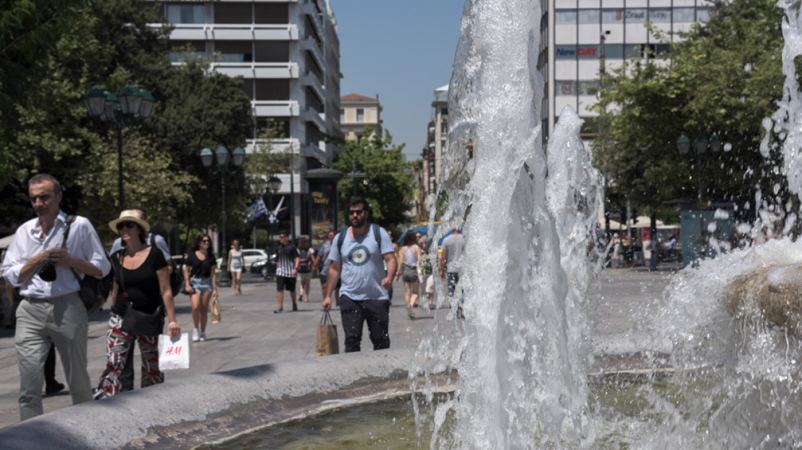 Καιρός - Καύσωνας: Χτυπάει «40αρια» το θερμόμετρο με ισχυρούς ανέμους στο Αιγαίο