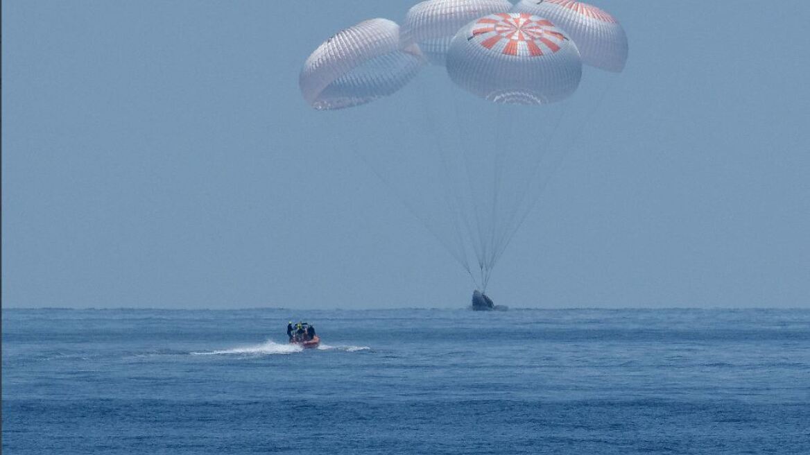 NASA: Νέα εποχή στην εξερεύνηση του Διαστήματος - Σκάφος της SpaceX μετέφερε για πρώτη φορά αστροναύτες στη Γη