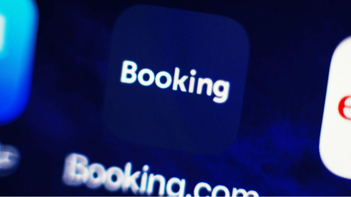 Μαζικές απολύσεις στην Booking.com - Στον δρόμο ένας στους τέσσερις εργαζόμενους λόγω πανδημίας