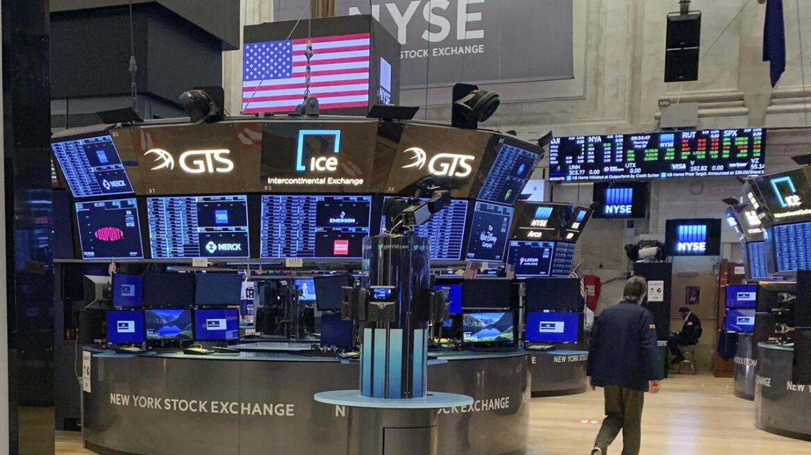 Wall Street: Τέταρτη σερί ημέρα με κέρδη για τον Dow, φετινό ρεκόρ ανόδου για Nasdaq