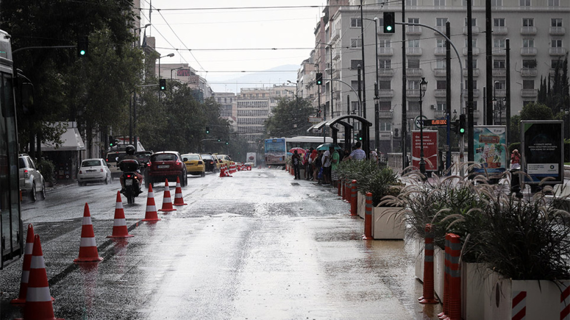 Καιρός - Κακοκαιρία Θάλεια: Βροχές και πτώση της θερμοκρασίας και το Σάββατο