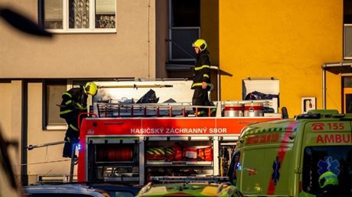 Τσεχία: 11 νεκροί, μεταξύ αυτών τρία παιδιά, σε πυρκαγιά σε πολυκατοικία