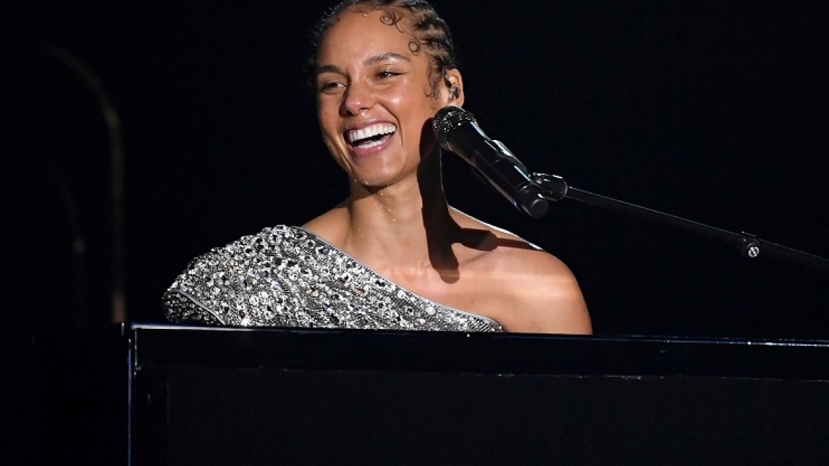 Η Alicia Keys ετοιμάζεται να κυκλοφορήσει τη δική της σειρά καλλυντικών