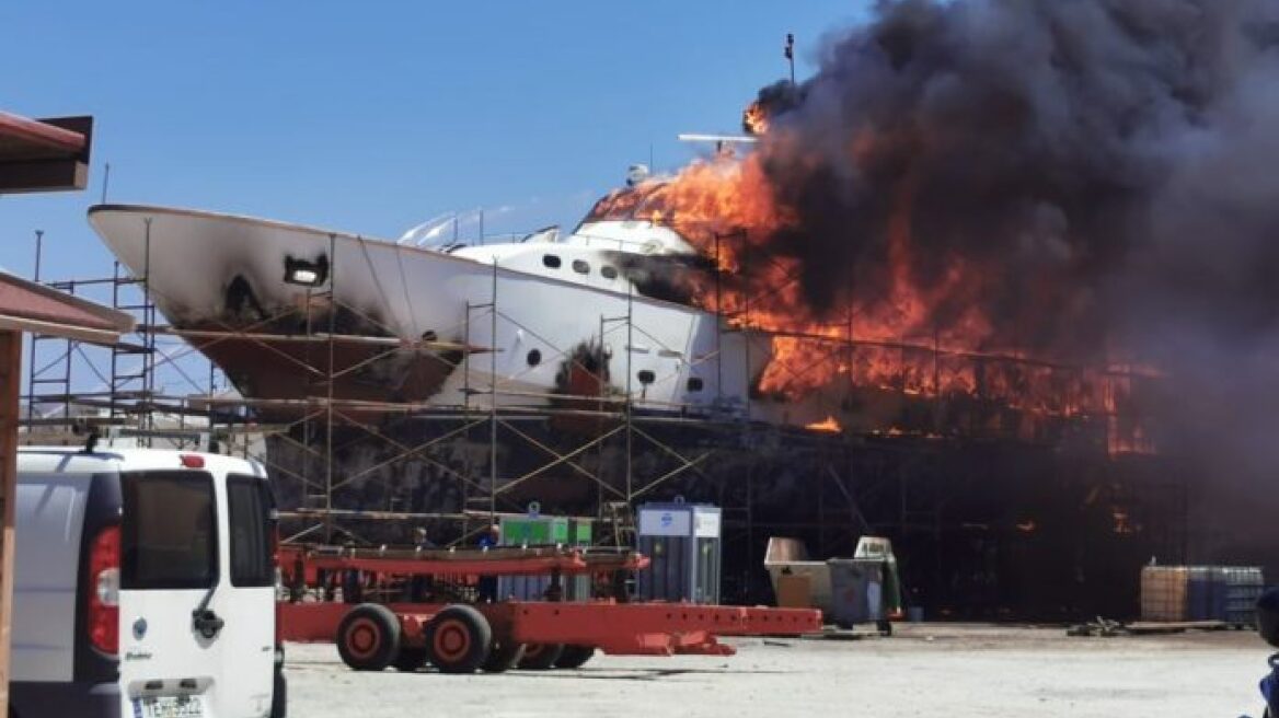 Σύρος: Φωτιά στο ναυπηγείο του Ταρσανά