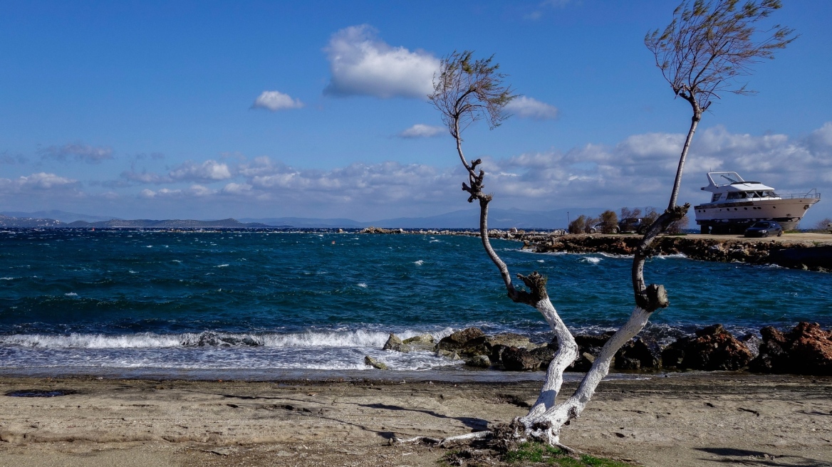 Καιρός: Ξεπέρασε τα 100 χλμ/ώρα το μελτέμι στο Αιγαίο