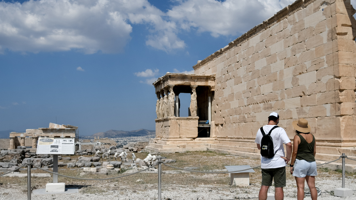 Κορωνοϊός: Θα μπει η Ελλάδα στην «κόκκινη λίστα» των Βρετανών λόγω της αύξησης κρουσμάτων;