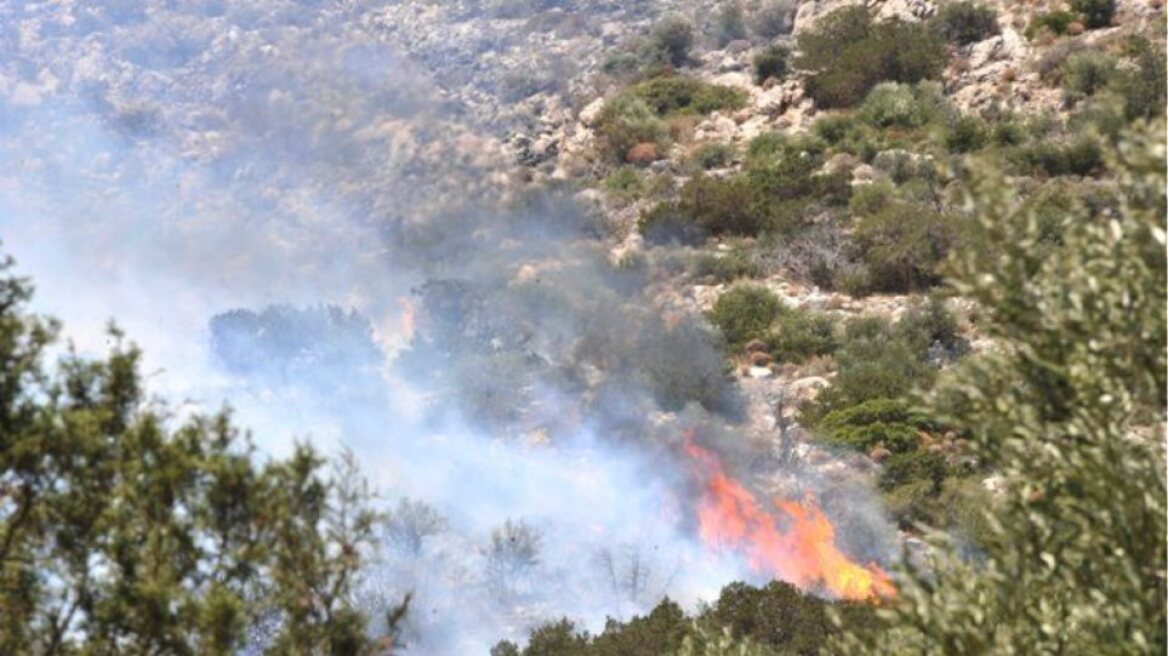 Κύπρος: Φωτιά στο χωριό Πλάτρες - Εκκενώθηκαν κατοικίες	