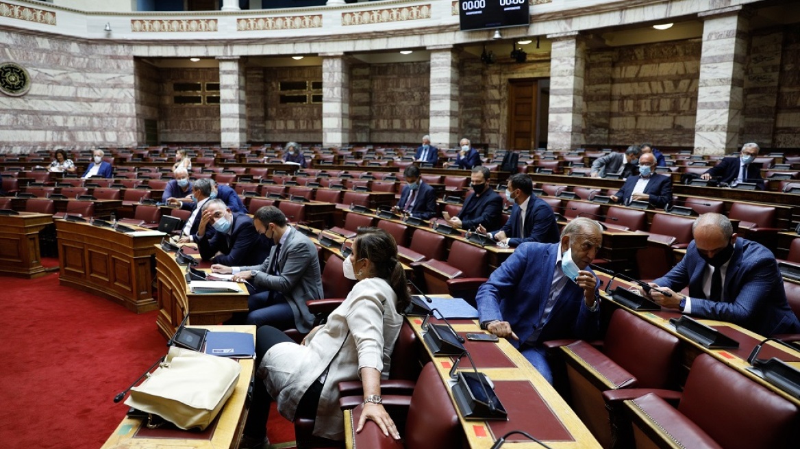 Βουλή - Χατζηβασιλείου (ΝΔ): Ιστορικές οι συμφωνίες με Ιταλία και Αίγυπτο - Η κυβέρνηση κλείνει μία περίοδο αδράνειας