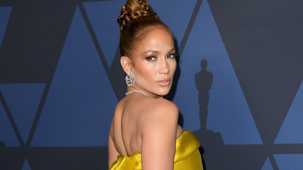 Η Jennifer Lopez ετοιμάζεται να λανσάρει τη δική της σειρά μακιγιάζ