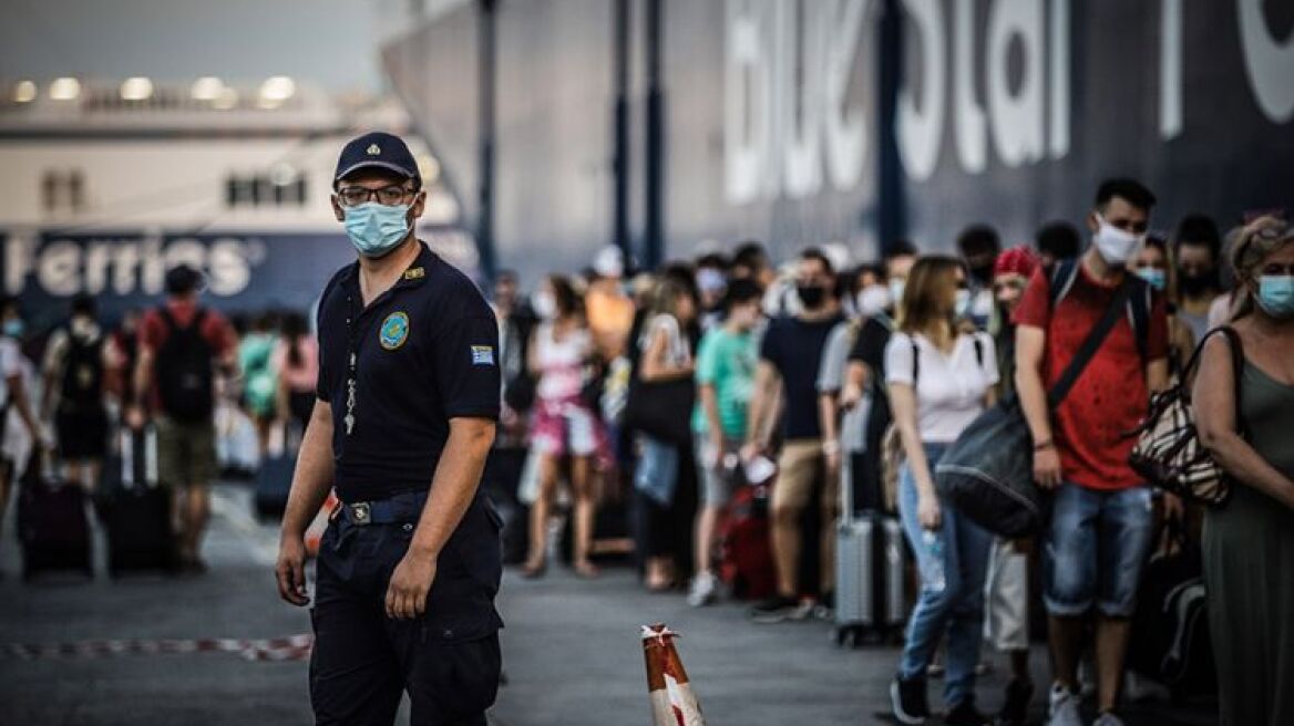 Κορωνοϊός: Πρόστιμο σε 330 άτομα που δε φορούσαν μάσκα το Σάββατο – Λουκέτο και πρόστιμο σε έξι μαγαζιά 