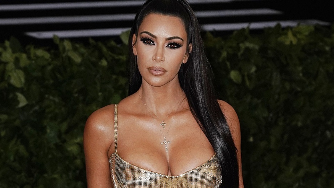 Το ροζ μπικίνι της Kim Kardashian που συγκέντρωσε πάνω από 4 εκατ. likes