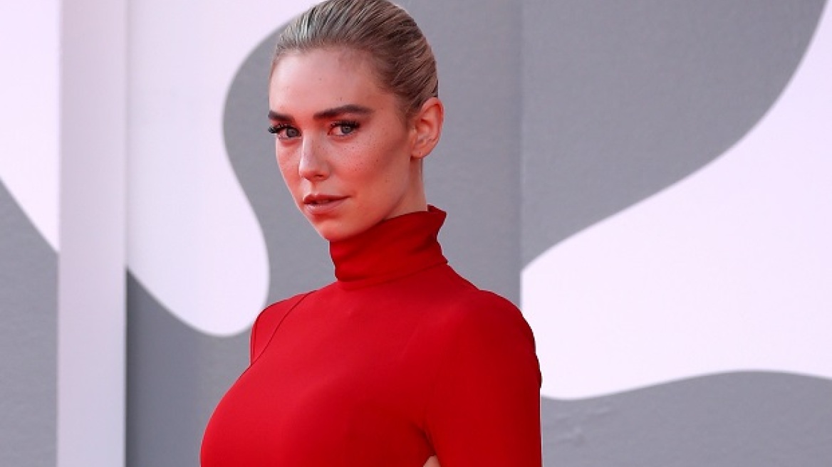 Η λεπτομέρεια στο μακιγιάζ της Vanessa Kirby αποτελεί την πιο δημοφιλή τάση της νέας σεζόν