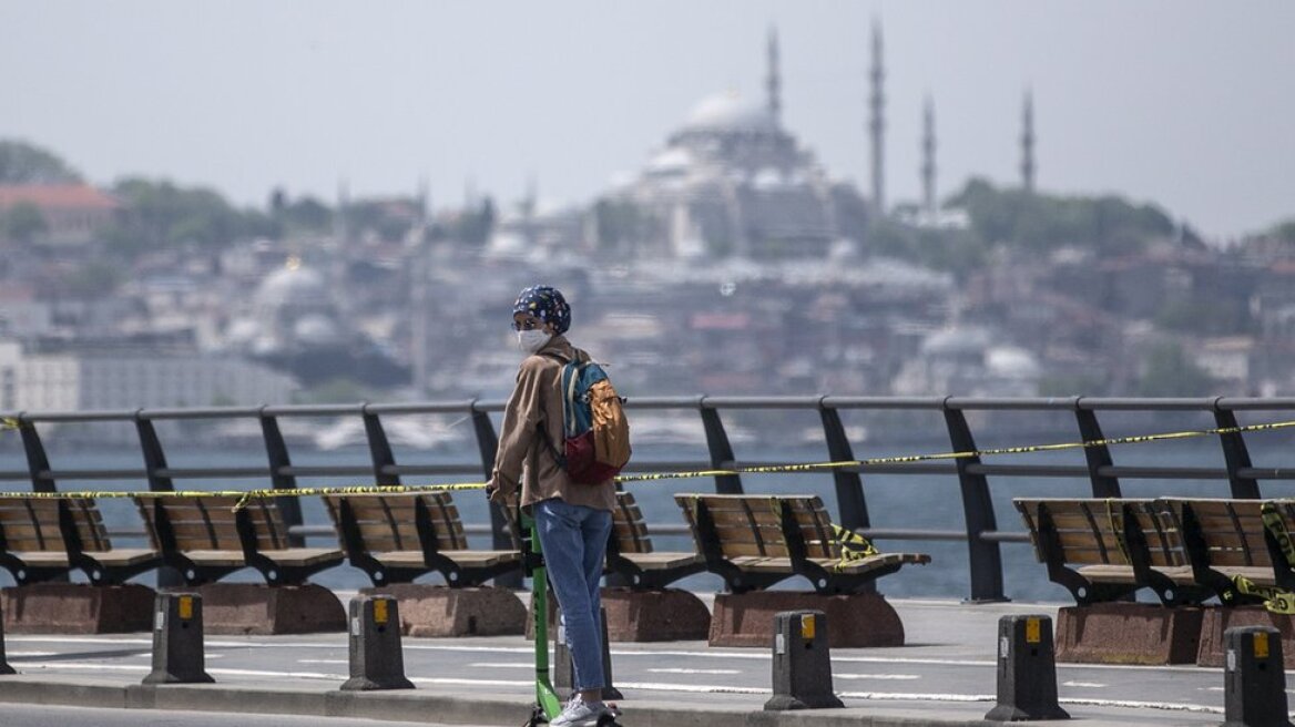 Κορωνοϊός: Πάνω από 27,19 εκατ. τα κρούσματα παγκοσμίως - Στους 888.326 οι νεκροί