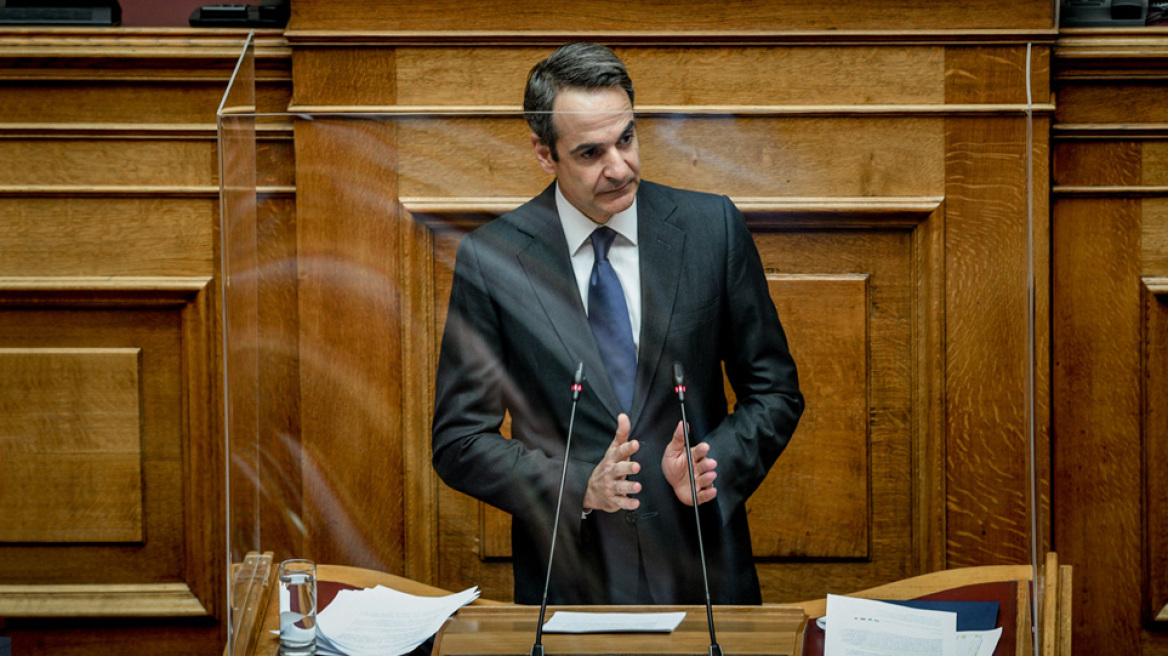 Μητσοτάκης: Δεν μπορούσαμε να μείνουμε σε αιώνιο lockdown - Στα όρια της παράνοιας οι αρνητές της μάσκας