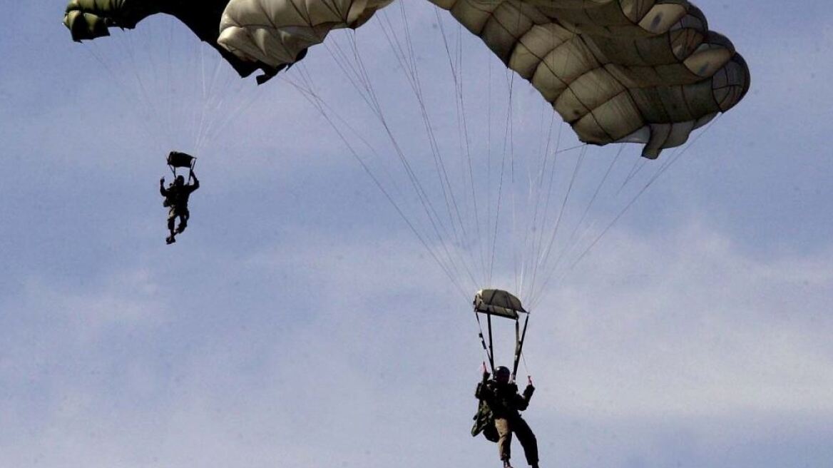 Με εκτέλεση αλμάτων τίμησαν τον αδικοχαμένο αλεξιπτωτιστή 